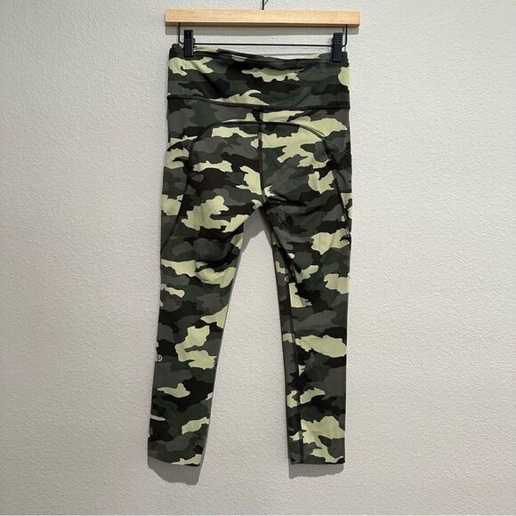 Lululemon Leggings Fast and Free High Rise Crop 23" Camo - Picture 6 of 12